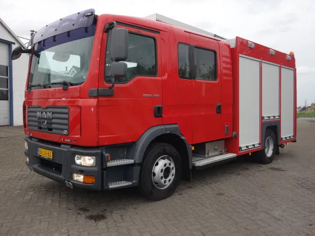 MAN TGM 15.290 15-280 BOMBEROS FIRE TRUCK, 3000 LITER PER MIN - Tűzoltóautó: 2 kép. MAN TGM 15.290 15-280 BOMBEROS FIRE TRUCK, 3000 LITER PER MIN - Tűzoltóautó: 2 kép.