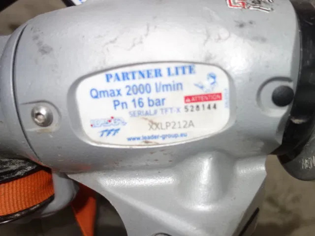 Mercedes-Benz 1325 WATER CANON - Tűzoltóautó: 3 kép. Mercedes-Benz 1325 WATER CANON - Tűzoltóautó: 3 kép.