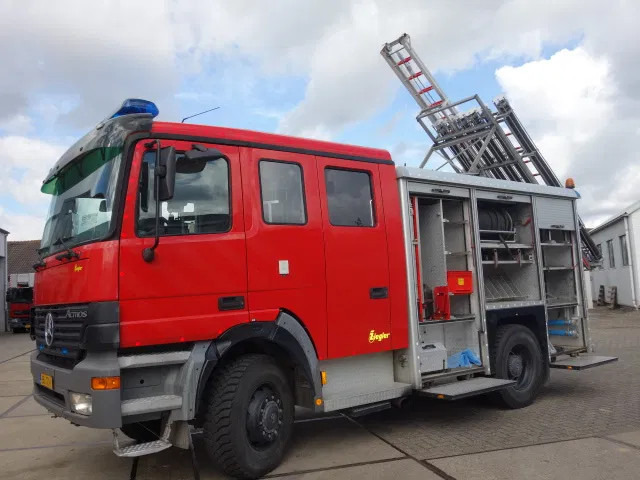 Mercedes-Benz Actros 1831 4X4 ZIEGLER BOMBEROS POMP,2500 L TANK - Tűzoltóautó: 1 kép. Mercedes-Benz Actros 1831 4X4 ZIEGLER BOMBEROS POMP,2500 L TANK - Tűzoltóautó: 1 kép.