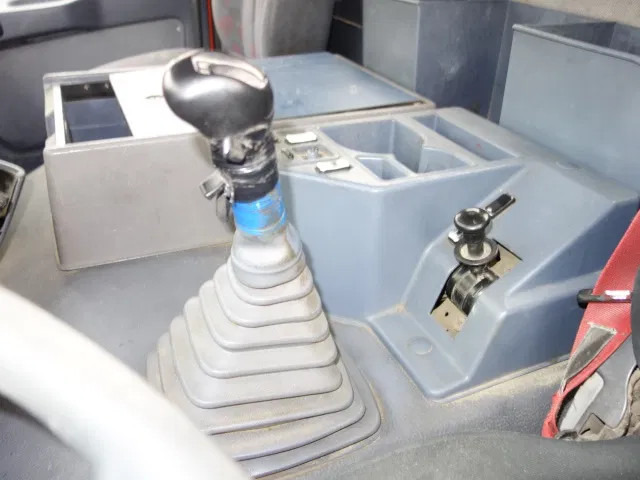 Alvaz teherautó Mercedes-Benz Actros 3235 8x4 steelsprings,manual gearbox: 9 kép. Alvaz teherautó Mercedes-Benz Actros 3235 8x4 steelsprings,manual gearbox: 9 kép.