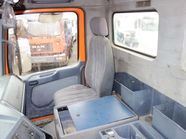 Alvaz teherautó Mercedes-Benz Actros 3235 8x4 steelsprings,manual gearbox: 7 kép. Alvaz teherautó Mercedes-Benz Actros 3235 8x4 steelsprings,manual gearbox: 7 kép.