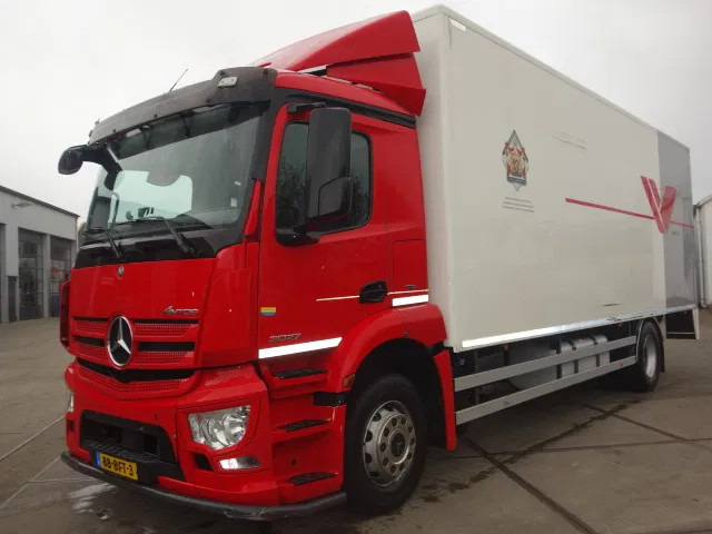 Mercedes-Benz Antos 2027 - Dobozos felépítményű teherautó: 1 kép. Mercedes-Benz Antos 2027 - Dobozos felépítményű teherautó: 1 kép.