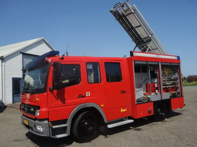 Mercedes-Benz Atego 1426 ziegler pump - Tűzoltóautó: 1 kép. Mercedes-Benz Atego 1426 ziegler pump - Tűzoltóautó: 1 kép.
