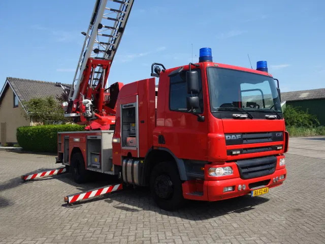 DAF CF 75.310 magirius 30 meter - Teherautó: 5 kép. DAF CF 75.310 magirius 30 meter - Teherautó: 5 kép.