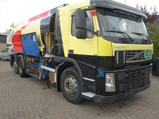 Tartályos teherautó Volvo FM 12 18500liter tank,AIRCO,MANUAL GEARBOX: 12 kép.
