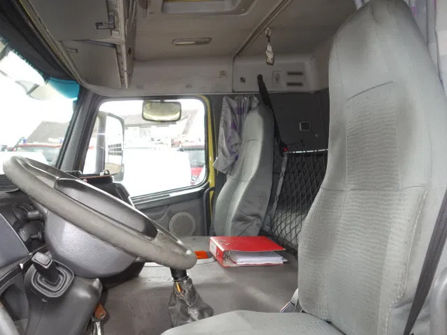 Volvo FM 12 18500liter tank,AIRCO,MANUAL GEARBOX - Tartályos teherautó: 5 kép. Volvo FM 12 18500liter tank,AIRCO,MANUAL GEARBOX - Tartályos teherautó: 5 kép.