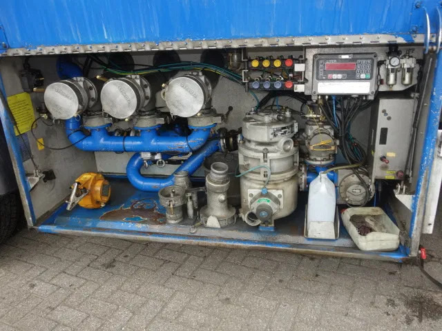 Tartályos teherautó Volvo FM 12 18500liter tank,AIRCO,MANUAL GEARBOX: 10 kép.