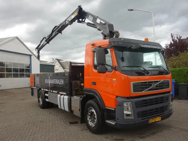 Volvo FM 310 hmf15 ton crane - Darus autó: 5 kép. Volvo FM 310 hmf15 ton crane - Darus autó: 5 kép.