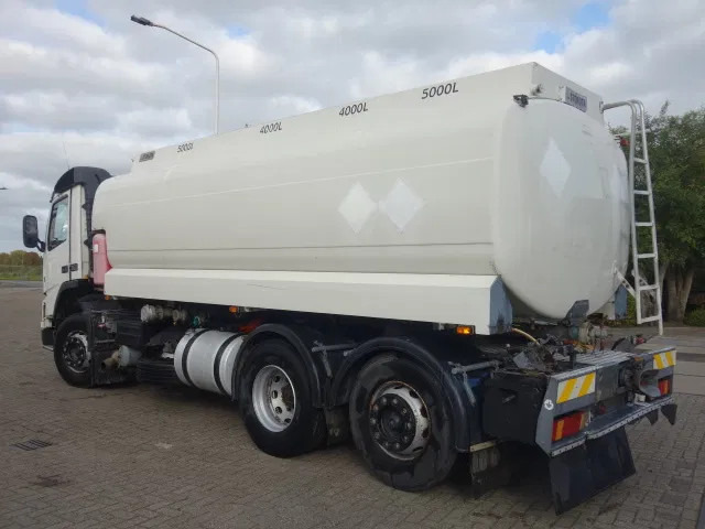 Volvo FM 360 18000 LITER,MANUALPOMP,MANUALCOUNTER - Tartályos teherautó: 3 kép. Volvo FM 360 18000 LITER,MANUALPOMP,MANUALCOUNTER - Tartályos teherautó: 3 kép.