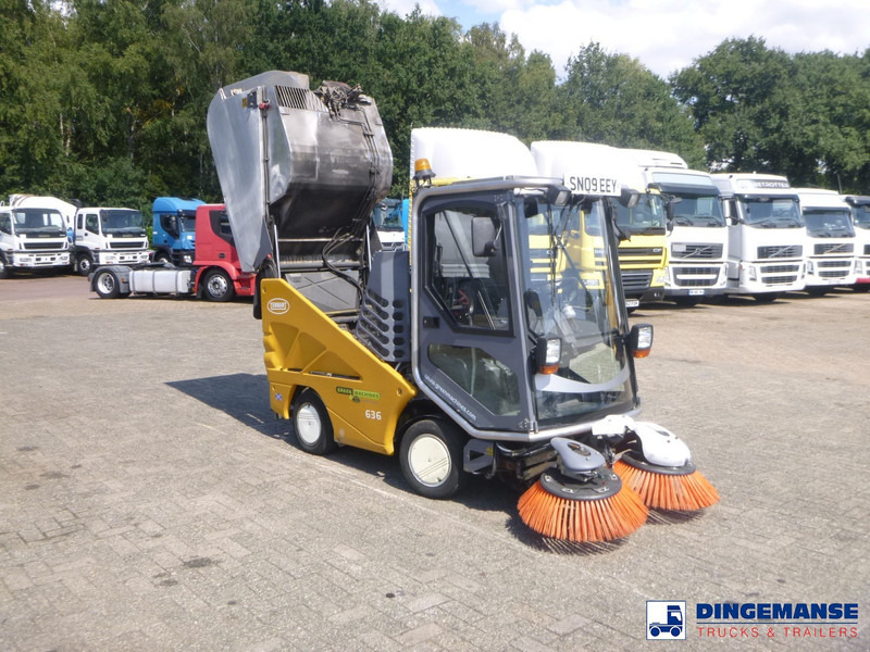 Utcaseprő gép Applied sweeper Green machine 636: 6 kép.