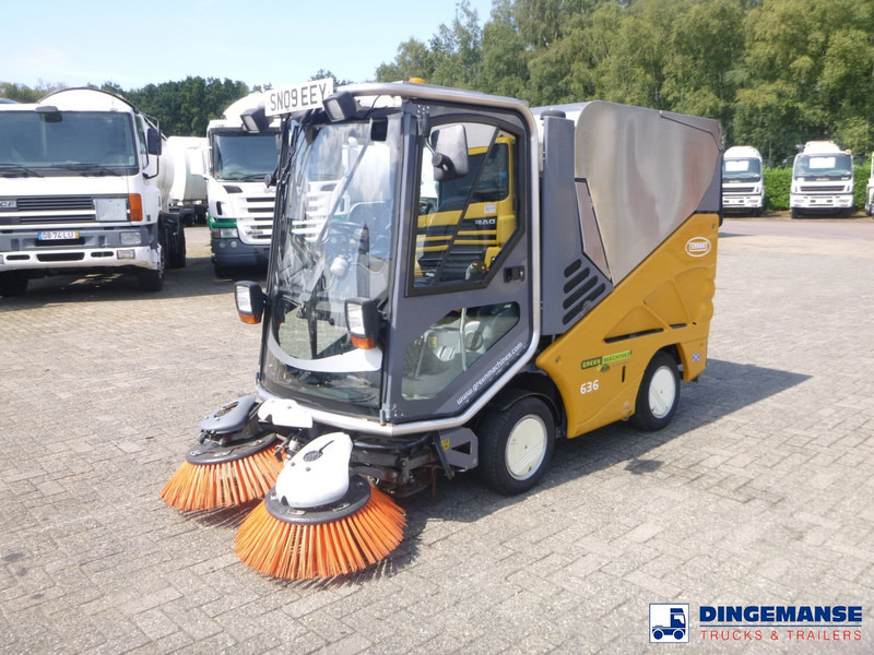 Applied sweeper Green machine 636 - Utcaseprő gép: 1 kép. Applied sweeper Green machine 636 - Utcaseprő gép: 1 kép.