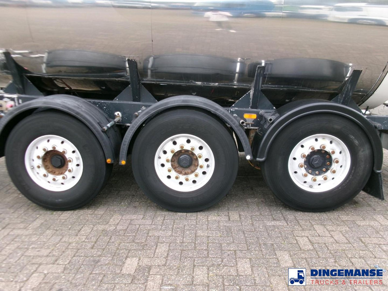 Clayton Food tank inox 30 m3 / 1 comp - Tartályos félpótkocsi: 5 kép. Clayton Food tank inox 30 m3 / 1 comp - Tartályos félpótkocsi: 5 kép.