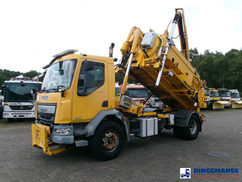 DAF LF 220 4X2 Whale vacuum tank 7 m3 - Szippantós autó: 1 kép. DAF LF 220 4X2 Whale vacuum tank 7 m3 - Szippantós autó: 1 kép.