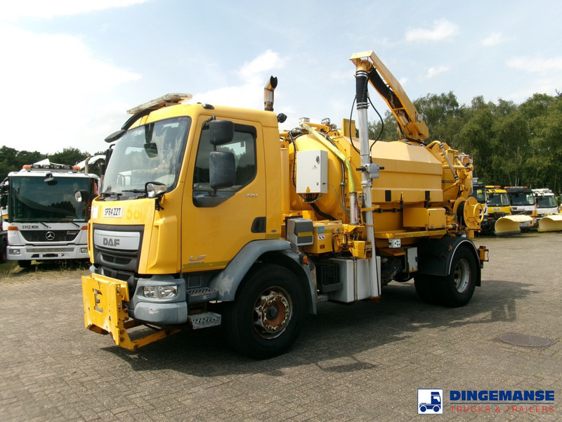 DAF LF 220 4X2 Whale vacuum tank 7 m3 - Szippantós autó: 5 kép. DAF LF 220 4X2 Whale vacuum tank 7 m3 - Szippantós autó: 5 kép.