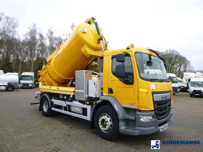 DAF LF 220 4x2 RHD Whale vacuum tank - Szippantós autó: 2 kép. DAF LF 220 4x2 RHD Whale vacuum tank - Szippantós autó: 2 kép.