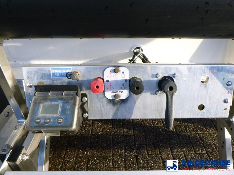 Tartályos félpótkocsi Feldbinder Powder tank alu 36 m3 / 1 comp: 16 kép.