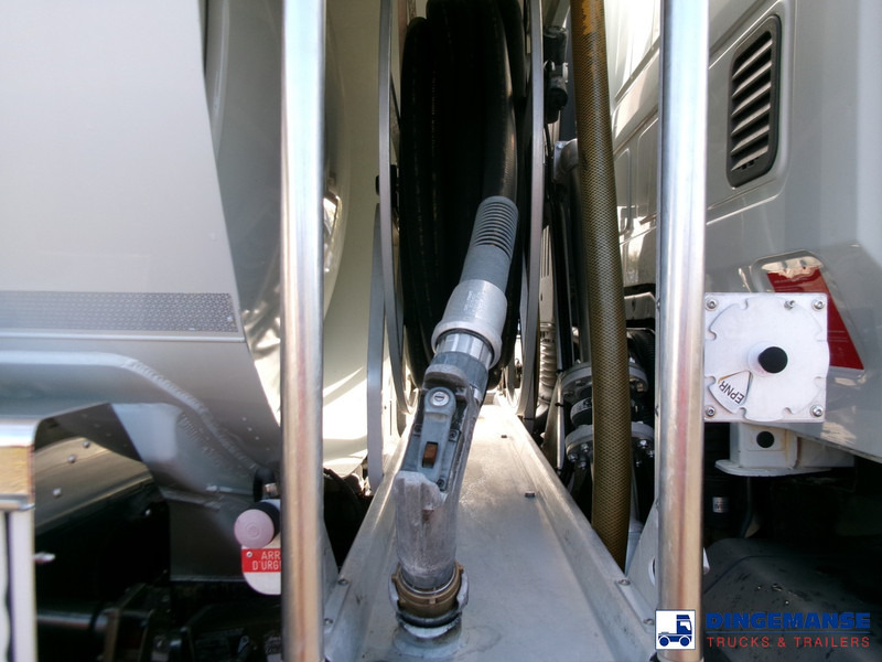 Tartályos teherautó Iveco AD260S31Y 6X2 fuel tank 19 m3 / 5 comp / ADR 02-07-2024: 11 kép.
