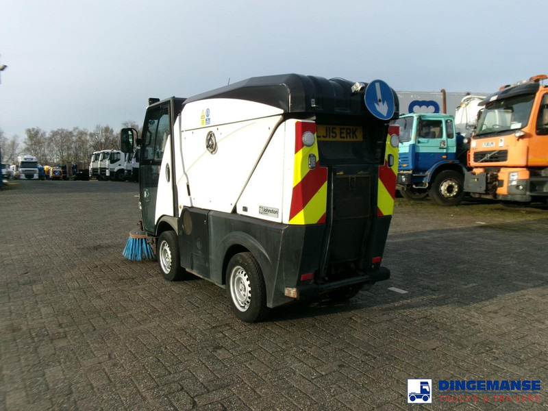 Johnston C101 street sweeper - Utcaseprő gép: 3 kép. Johnston C101 street sweeper - Utcaseprő gép: 3 kép.