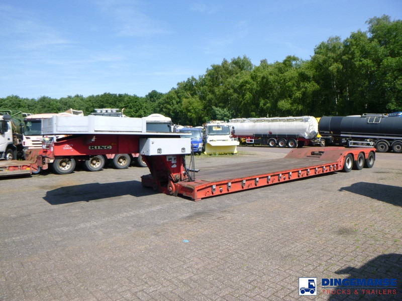 KING 3-axle lowbed trailer 70t - Félpótkocsi mélybölcsős: 1 kép. KING 3-axle lowbed trailer 70t - Félpótkocsi mélybölcsős: 1 kép.
