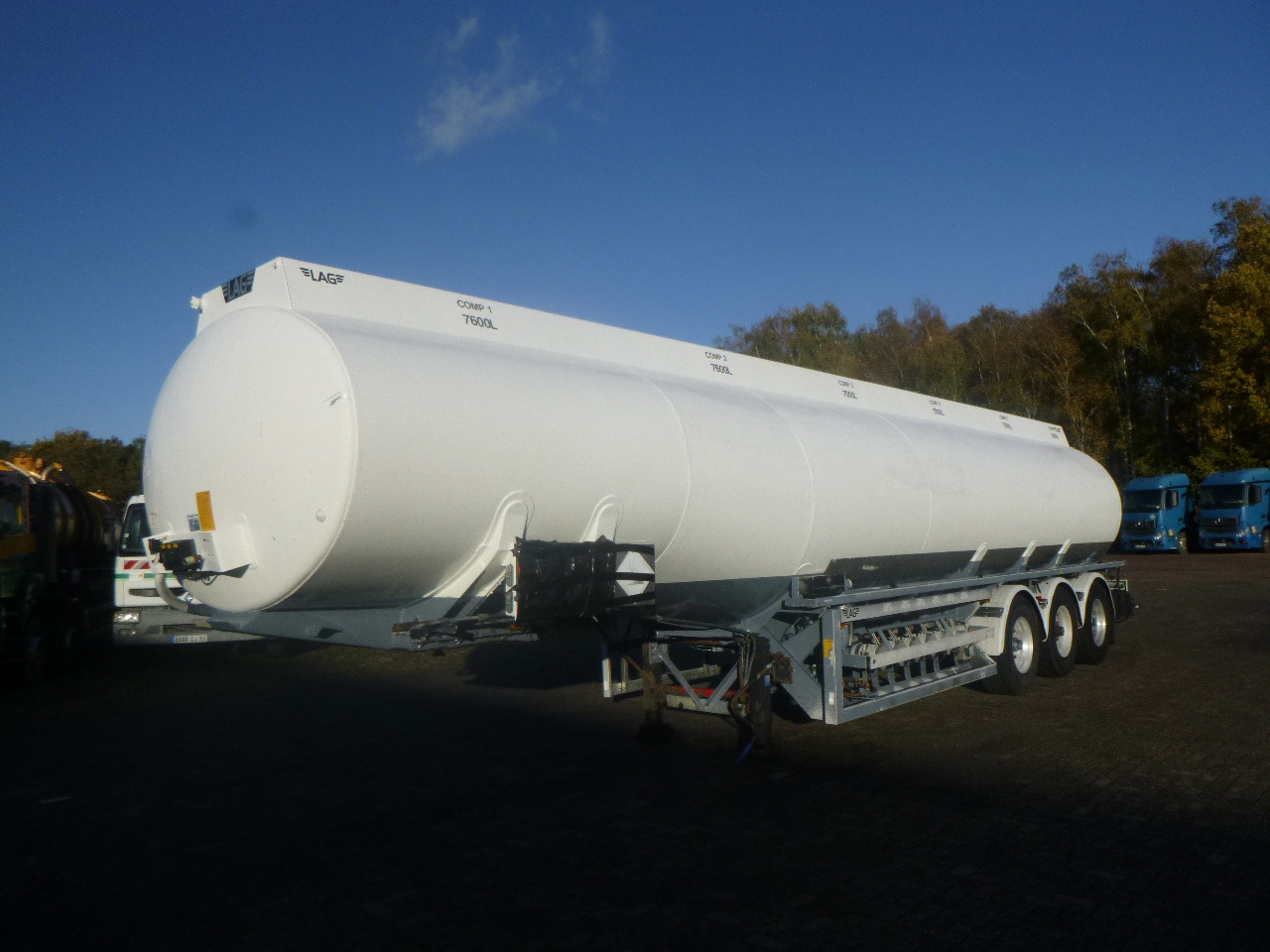 Tartályos félpótkocsi a következők szállításához üzemanyag L.A.G. Fuel tank alu 44.4 m3 / 6 comp + pump: 1 kép.
