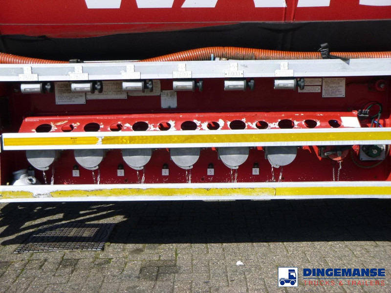 Lakeland Fuel tank alu 42.8 m3 / 6 comp - Tartályos félpótkocsi: 5 kép. Lakeland Fuel tank alu 42.8 m3 / 6 comp - Tartályos félpótkocsi: 5 kép.