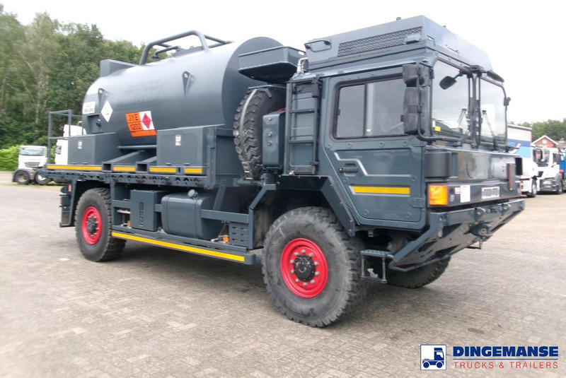 MAN HX 18.330 4X4 RHD fuel tank 5.5 m3 - Tartályos teherautó: 2 kép. MAN HX 18.330 4X4 RHD fuel tank 5.5 m3 - Tartályos teherautó: 2 kép.