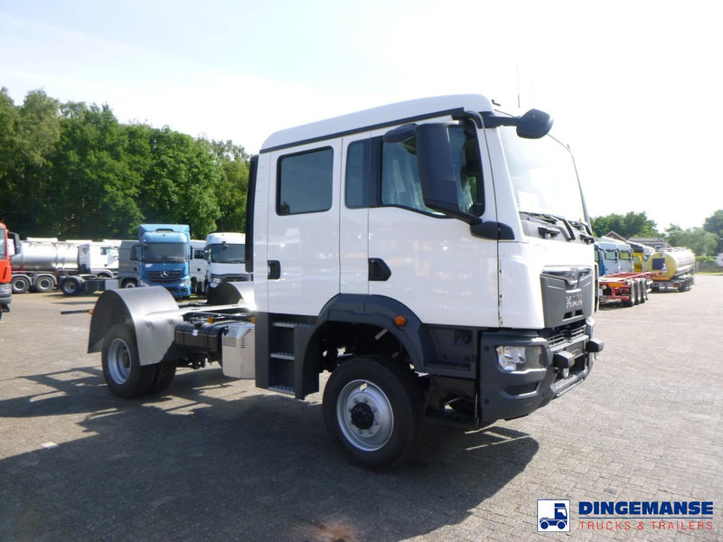 MAN TGM 13.320 4X4 BL chassis / new/unused - Alvaz teherautó: 2 kép. MAN TGM 13.320 4X4 BL chassis / new/unused - Alvaz teherautó: 2 kép.