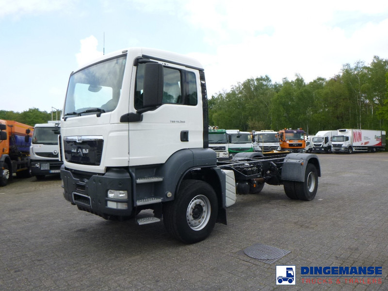 MAN TGS 19.360 4X2 BBS manual Euro 2 chassis + PTO - Alvaz teherautó: 1 kép. MAN TGS 19.360 4X2 BBS manual Euro 2 chassis + PTO - Alvaz teherautó: 1 kép.