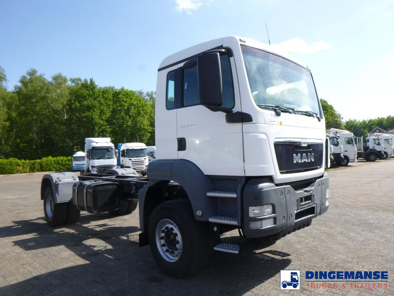 MAN TGS 19.360 4X2 BBS manual Euro 2 chassis + PTO - Alvaz teherautó: 2 kép. MAN TGS 19.360 4X2 BBS manual Euro 2 chassis + PTO - Alvaz teherautó: 2 kép.