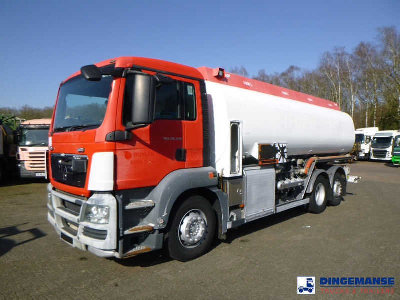 MAN TGS 26.320 6X2 RHD fuel tank 20 m3 / 4 comp - Tartályos teherautó: 1 kép. MAN TGS 26.320 6X2 RHD fuel tank 20 m3 / 4 comp - Tartályos teherautó: 1 kép.