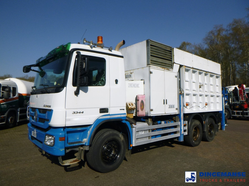 Mercedes-Benz Actros 3344 6x4 Saugbagger / vacuum excavator - Szippantós autó: 1 kép. Mercedes-Benz Actros 3344 6x4 Saugbagger / vacuum excavator - Szippantós autó: 1 kép.