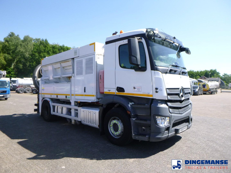 Mercedes-Benz Antos 1842 4x2 RHD Saugbagger / vacuum excavator - Szippantós autó: 2 kép. Mercedes-Benz Antos 1842 4x2 RHD Saugbagger / vacuum excavator - Szippantós autó: 2 kép.