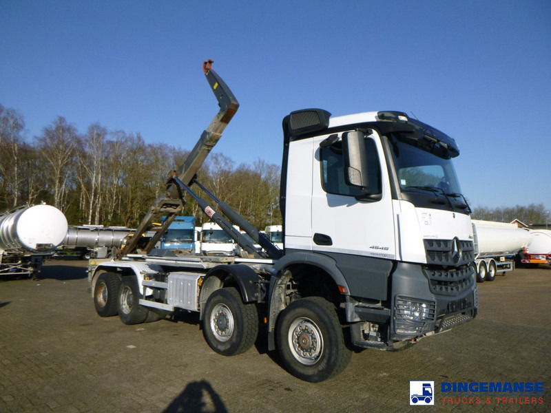 Mercedes-Benz Arocs 4545 8x8 AJK container hook 25 t - Horgos rakodó teherautó: 2 kép. Mercedes-Benz Arocs 4545 8x8 AJK container hook 25 t - Horgos rakodó teherautó: 2 kép.