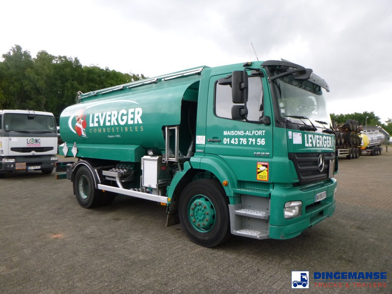 Mercedes-Benz Axor 1829 4x2 heavy oil tank 14.4 m3 / 4 comp - Tartályos teherautó: 2 kép. Mercedes-Benz Axor 1829 4x2 heavy oil tank 14.4 m3 / 4 comp - Tartályos teherautó: 2 kép.