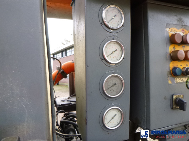 Betonpumpa Mercedes-Benz Axor 2633 6x4 RHD Sermac SCL 130 concrete pump 32 m: 18 kép.