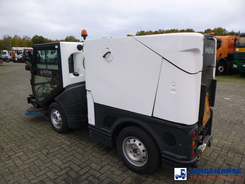 Nilfisk City Ranger CR 3500 Street sweeper - Utcaseprő gép: 3 kép. Nilfisk City Ranger CR 3500 Street sweeper - Utcaseprő gép: 3 kép.