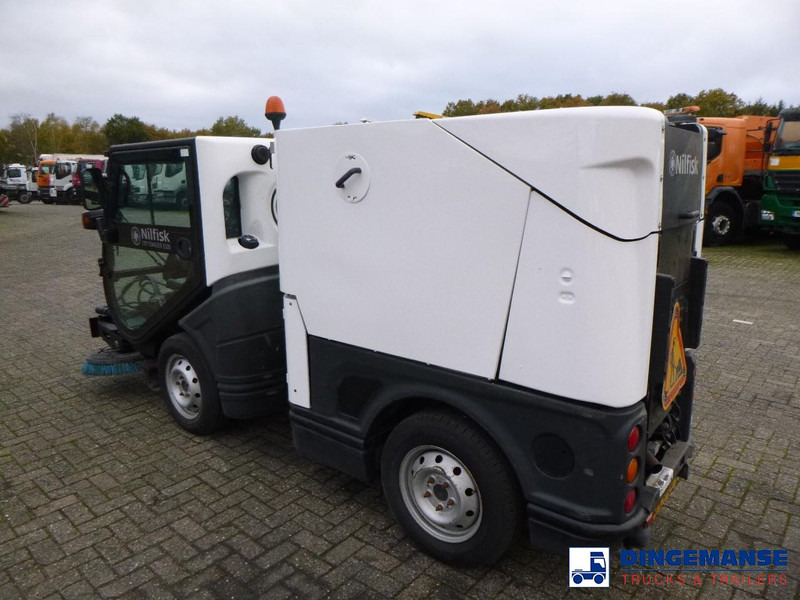 Nilfisk City Ranger CR3500 street sweeper - Utcaseprő gép: 3 kép. Nilfisk City Ranger CR3500 street sweeper - Utcaseprő gép: 3 kép.