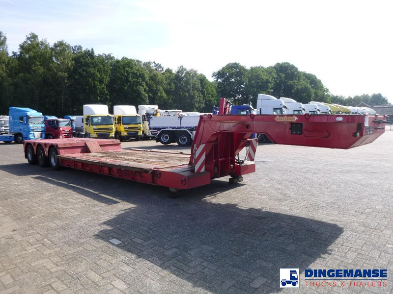 Nooteboom 3-axle lowbed trailer OSDAZ-56 - Félpótkocsi mélybölcsős: 4 kép. Nooteboom 3-axle lowbed trailer OSDAZ-56 - Félpótkocsi mélybölcsős: 4 kép.