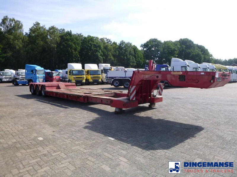 Nooteboom 3-axle lowbed trailer OSDAZ-56 - Félpótkocsi mélybölcsős: 2 kép. Nooteboom 3-axle lowbed trailer OSDAZ-56 - Félpótkocsi mélybölcsős: 2 kép.