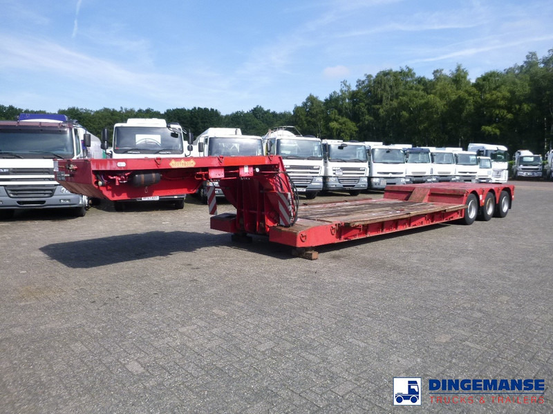 Nooteboom 3-axle lowbed trailer OSDAZ-56 - Félpótkocsi mélybölcsős: 3 kép. Nooteboom 3-axle lowbed trailer OSDAZ-56 - Félpótkocsi mélybölcsős: 3 kép.