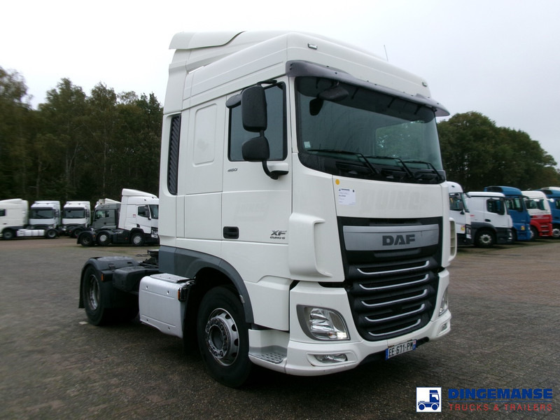 DAF XF 460 4x2 Euro 6 - Nyergesvontató: 2 kép. DAF XF 460 4x2 Euro 6 - Nyergesvontató: 2 kép.