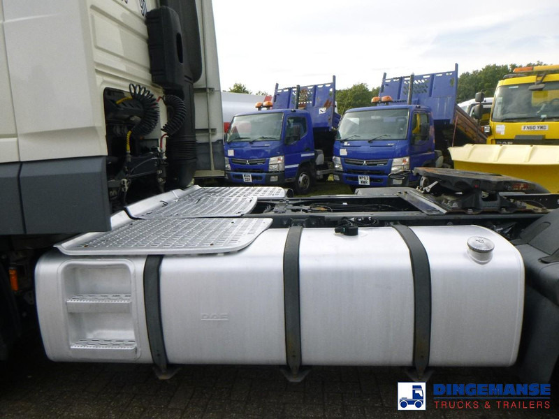 DAF XF 460 4x2 Euro 6 - Nyergesvontató: 5 kép. DAF XF 460 4x2 Euro 6 - Nyergesvontató: 5 kép.