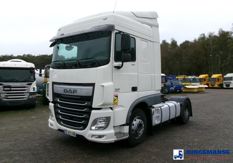 DAF XF 460 4x2 Euro 6 - Nyergesvontató: 1 kép. DAF XF 460 4x2 Euro 6 - Nyergesvontató: 1 kép.