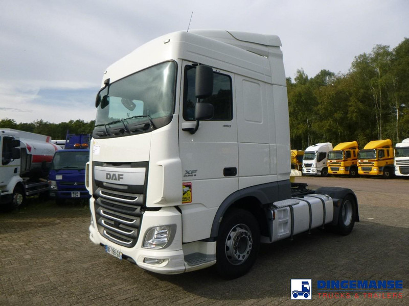 DAF XF 460 4x2 Euro 6 - Nyergesvontató: 1 kép. DAF XF 460 4x2 Euro 6 - Nyergesvontató: 1 kép.