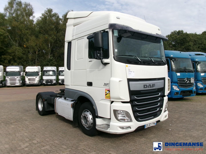 DAF XF 460 4x2 Euro 6 + Hydraulics - Nyergesvontató: 2 kép. DAF XF 460 4x2 Euro 6 + Hydraulics - Nyergesvontató: 2 kép.