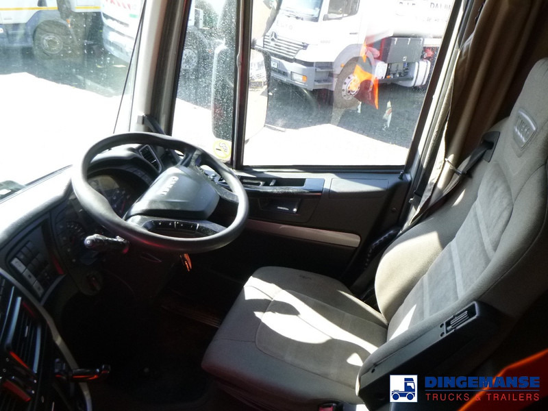 Interior photo 1: Nyergesvontató Iveco AS440STX/P 6x2 RHD EEV