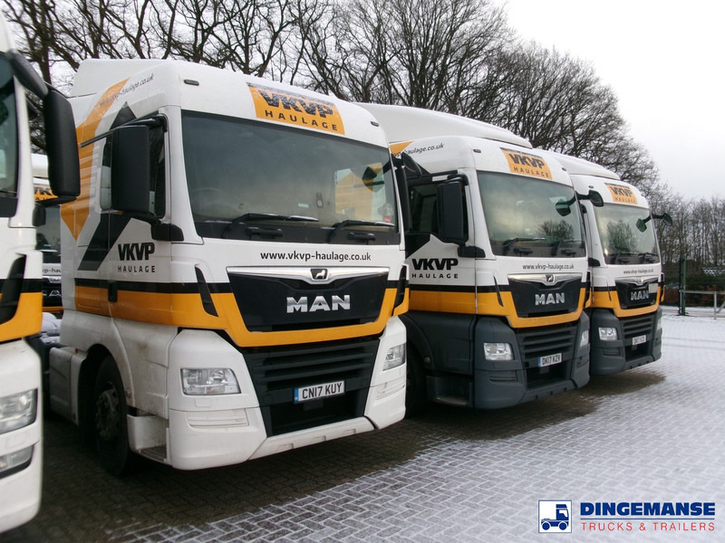 MAN TGX 26.460 6X2 RHD Euro 6 - Nyergesvontató: 4 kép. MAN TGX 26.460 6X2 RHD Euro 6 - Nyergesvontató: 4 kép.