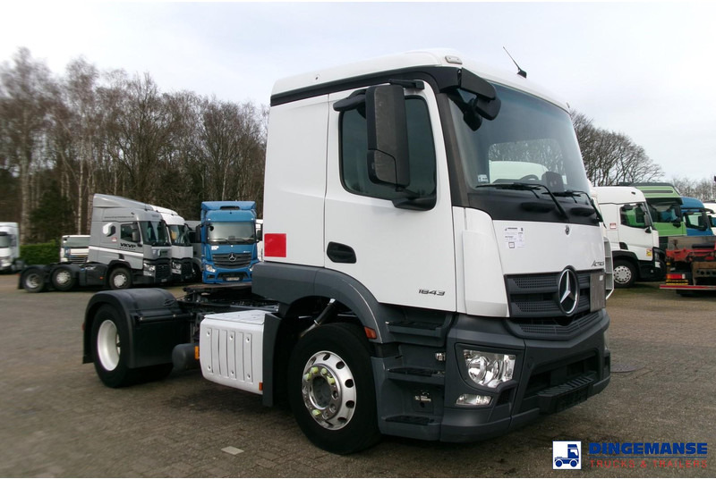 Mercedes-Benz Actros 1843 4x2 Euro 6 / ADR + PTO - Nyergesvontató: 2 kép. Mercedes-Benz Actros 1843 4x2 Euro 6 / ADR + PTO - Nyergesvontató: 2 kép.