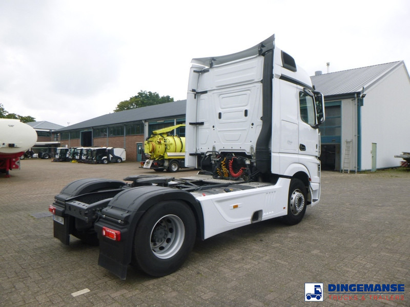 Mercedes-Benz Actros 1851 4x2 Euro 6 + Retarder - Nyergesvontató: 4 kép. Mercedes-Benz Actros 1851 4x2 Euro 6 + Retarder - Nyergesvontató: 4 kép.