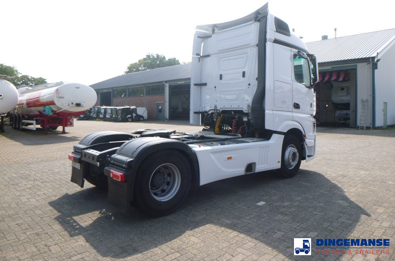Mercedes-Benz Actros 1851 4x2 Euro 6 + Retarder - Nyergesvontató: 4 kép. Mercedes-Benz Actros 1851 4x2 Euro 6 + Retarder - Nyergesvontató: 4 kép.